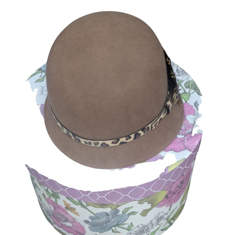 Vintage Style 100% Wool Cloche Hat Brown Feather Flower Flapper RN17730